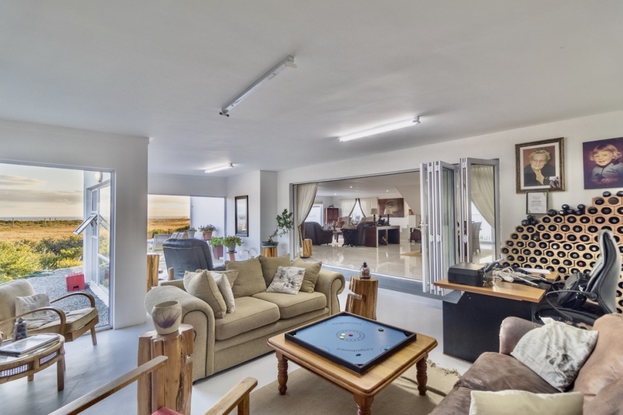 4 Bedroom Property for Sale in Grotto Bay Western Cape